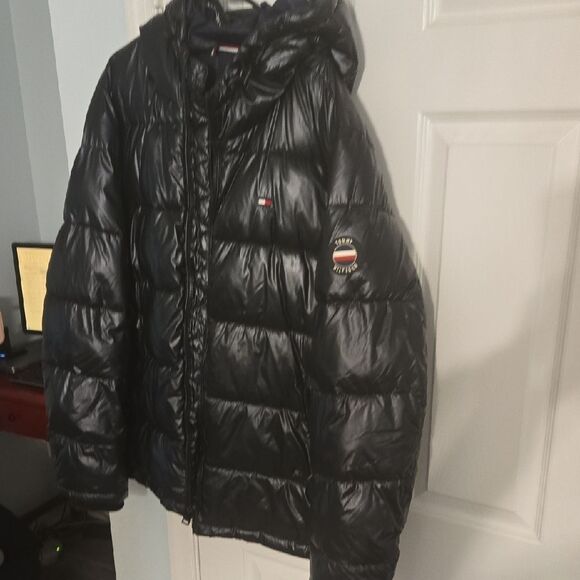 Tommy Hilfiger Shiny Black Puffer Coat - Picture 7 of 7